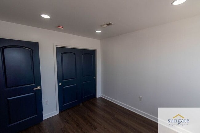 Building Photo - 1602 Cypress St