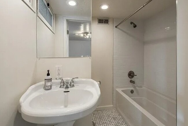 Building Photo - 1684 Browning Ave