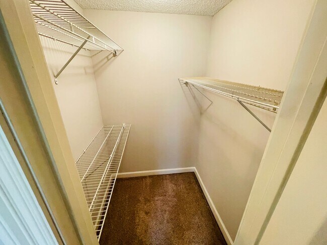 Building Photo - 2BR/2BA FOR RENT