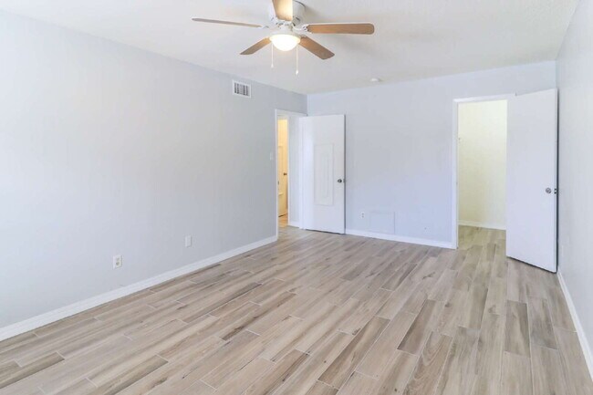 Building Photo - 4800 N Stanton St