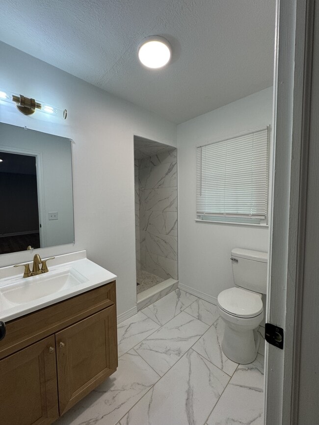 Building Photo - 4715 Rimer Rd