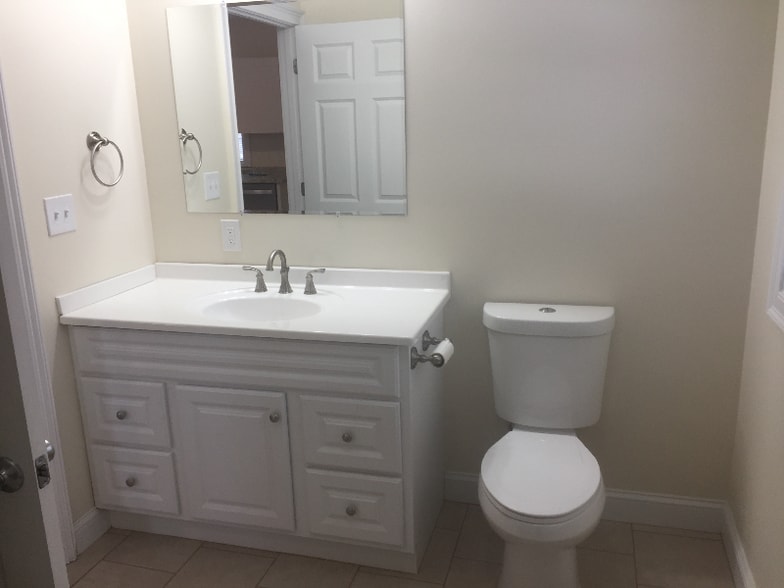 Building Photo - 5 N Worcester St