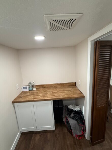 Building Photo - 2827 Wood St