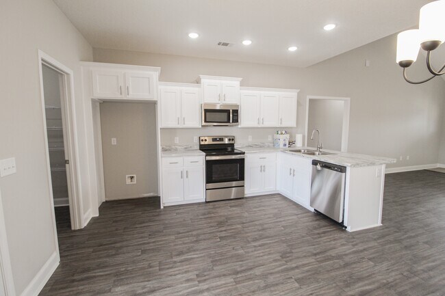 Building Photo - 312 Old Rockdale