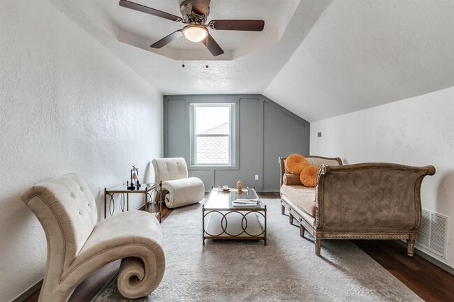 Building Photo - 8321 Breezewood Dr