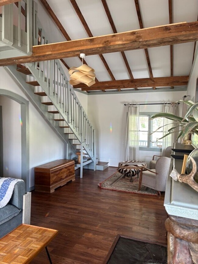 Building Photo - Rare Oasis: 2BR Home with Large Loft Area on 1.5 Acres Bordering National Forest and Fronting Dry...