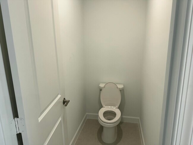 Building Photo - 10445 NW Suncrest Lp