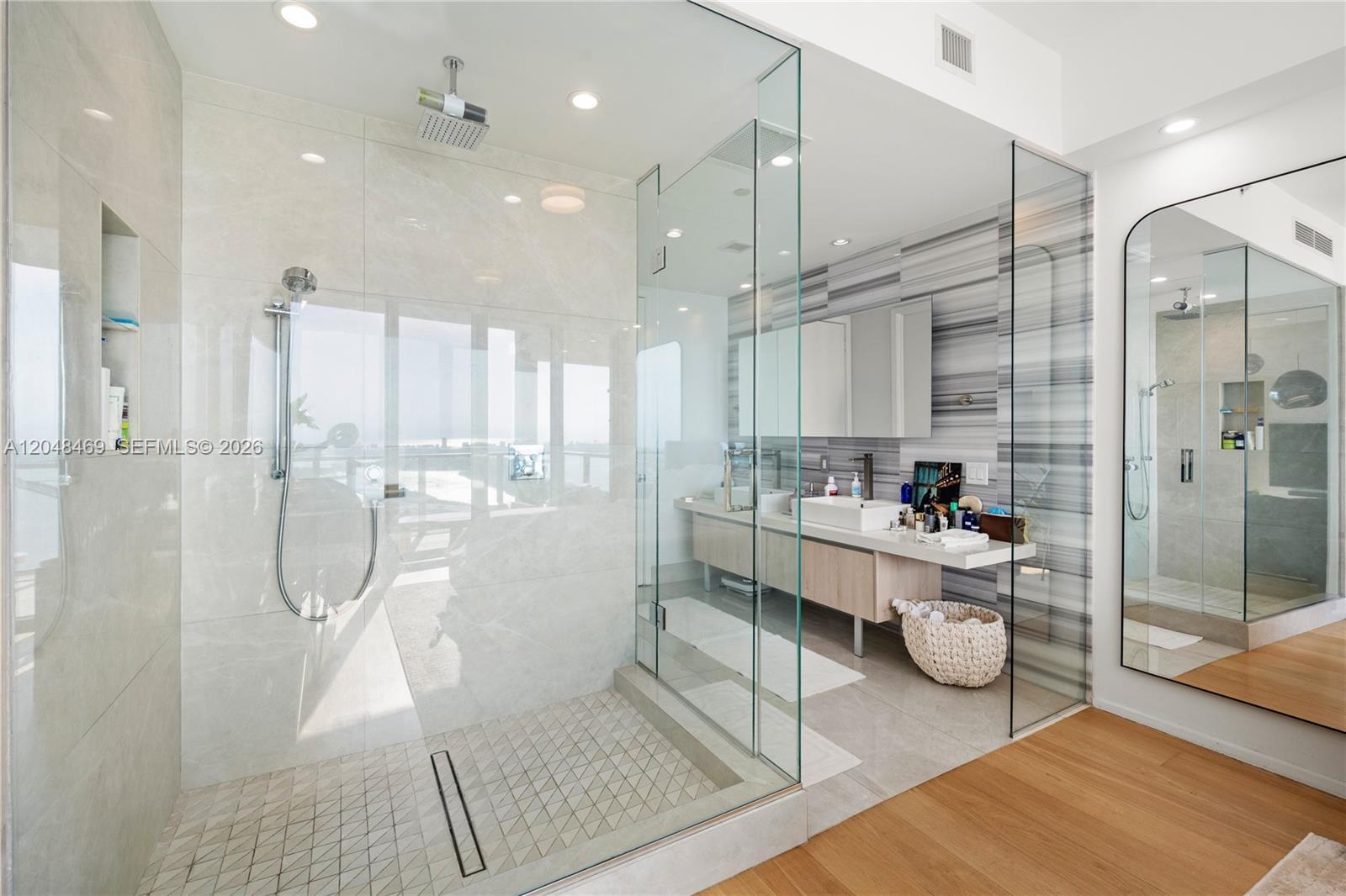 Building Photo - 1100 Biscayne Blvd