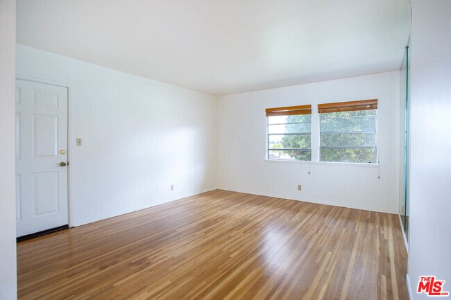 Building Photo - 3616 Kalsman Dr