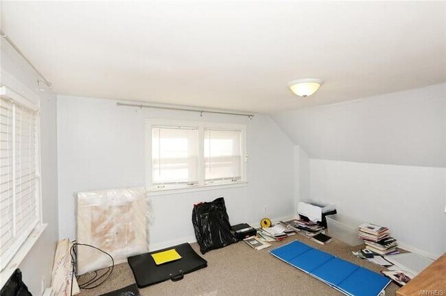 Building Photo - 706 Nash Rd