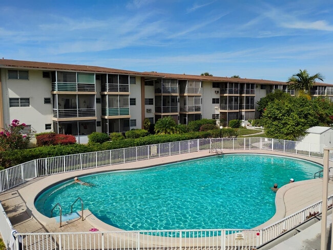 Building Photo - 17090 NE 14th Ave