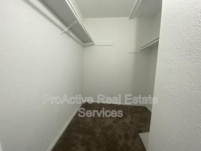 Building Photo - 1013 Dubose Dr