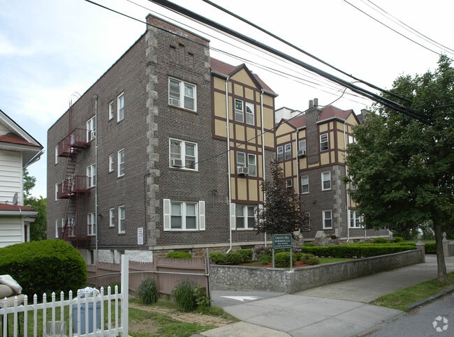 Building Photo - 18-20 Chestnut Hill Ave