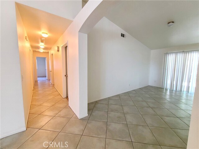 Building Photo - 1204 Sycamore Ct