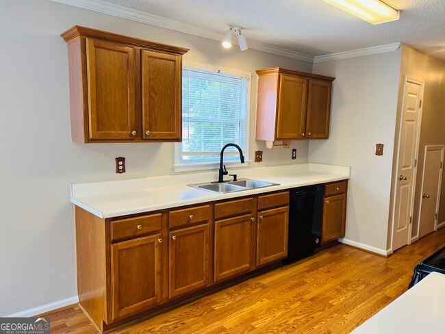 Building Photo - 155 Woodstream Wy