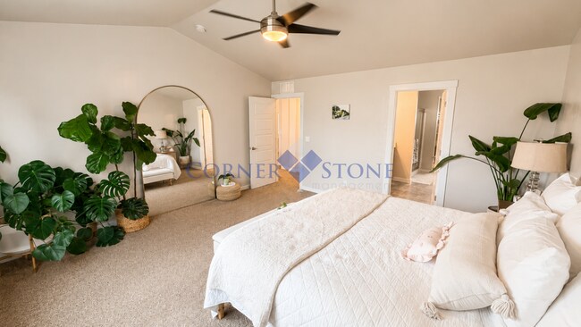 Building Photo - Spacious Family Home with 3-Car Garage & Fully Fenced Backyard in Nampa