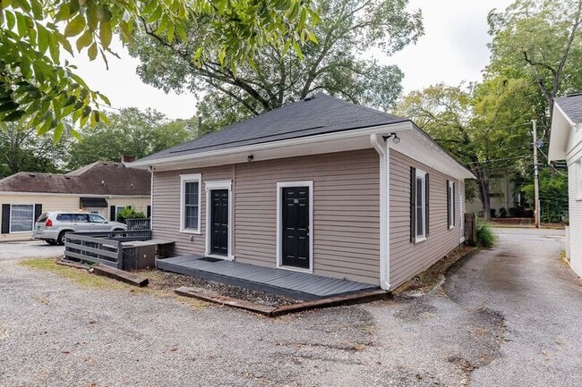 Building Photo - 185 Bloomfield St