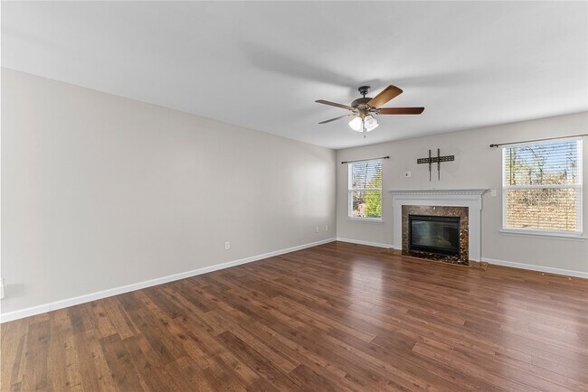 Building Photo - 467 Parkgate Dr