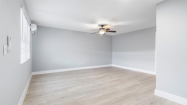 Building Photo - 626 SW 14th Ave