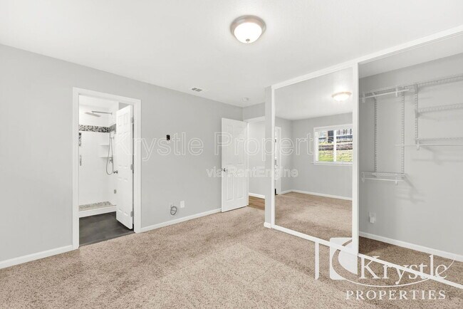 Building Photo - 160 Chapman Ct