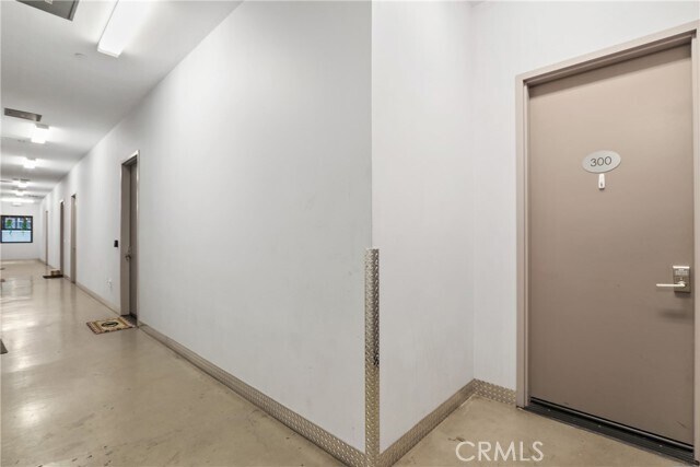 Building Photo - 433 Pine Ave