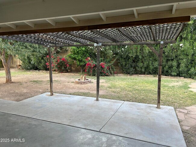 Building Photo - 6120 E Hobart St