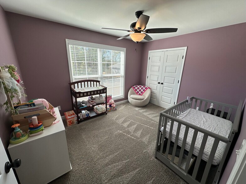 Building Photo - 231 Edith Way