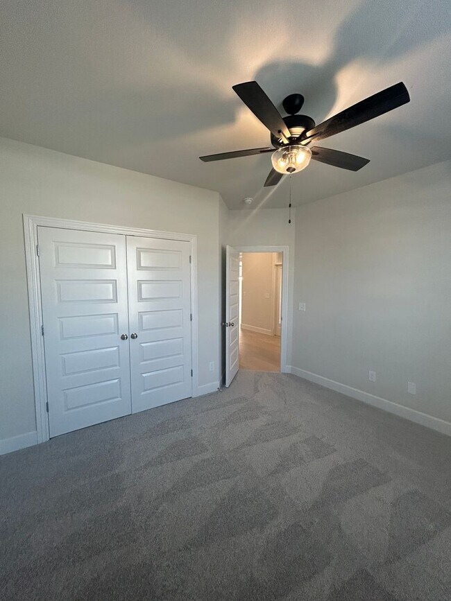 Building Photo - Beautiful Modern Home in Pea Ridge!