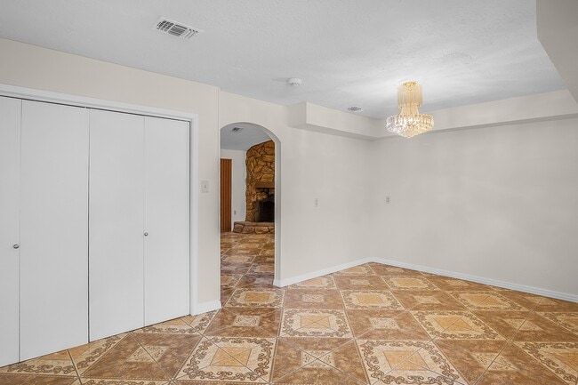 Building Photo - 4909 Meadow Pl Dr