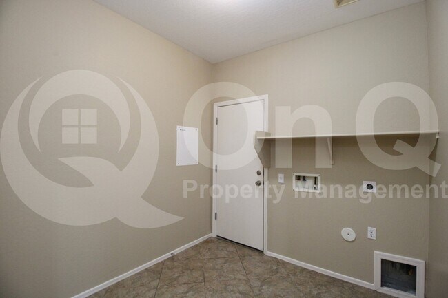 Building Photo - 3831 E Zion Pl