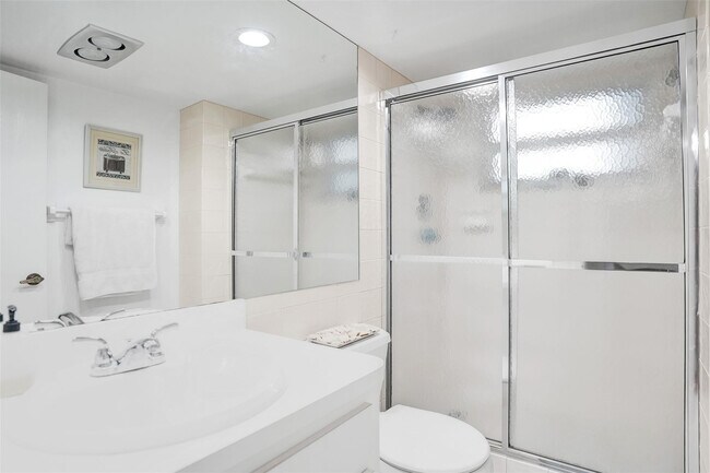 Building Photo - 1212 SE 2nd Ct