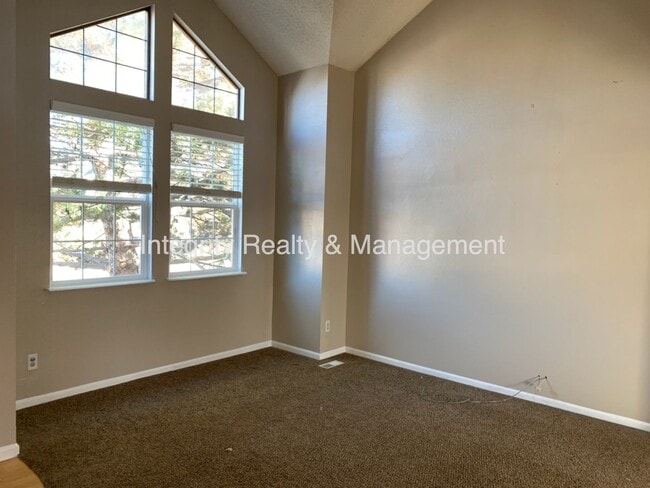 Building Photo - 5605 E Prescott Ave