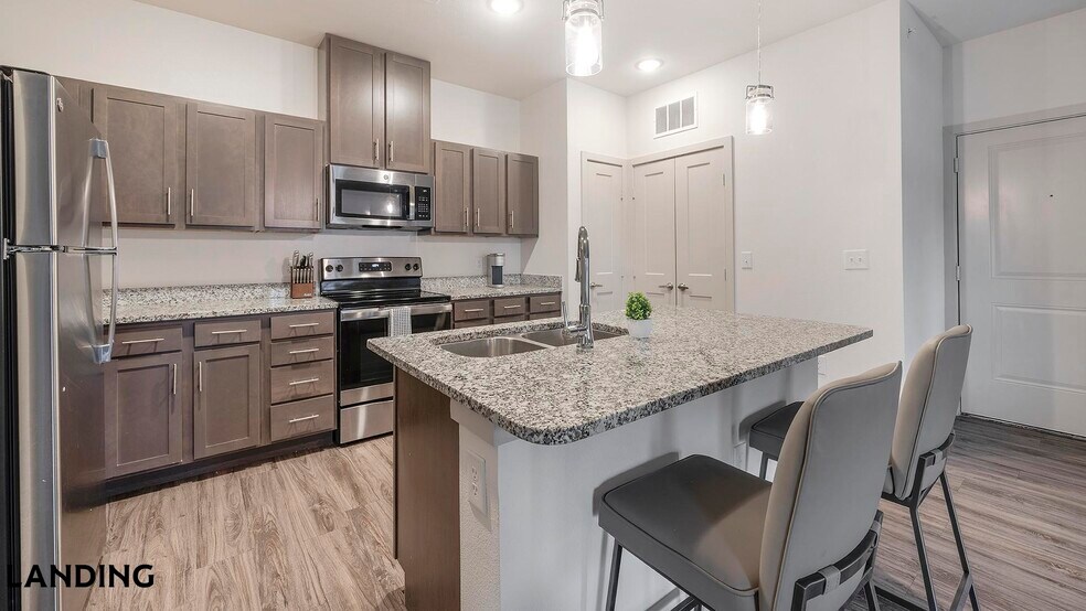 Building Photo - 2825 Main St