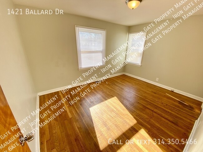 Building Photo - 1421 Ballard Dr