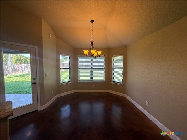 Building Photo - 2011 Sungate Dr