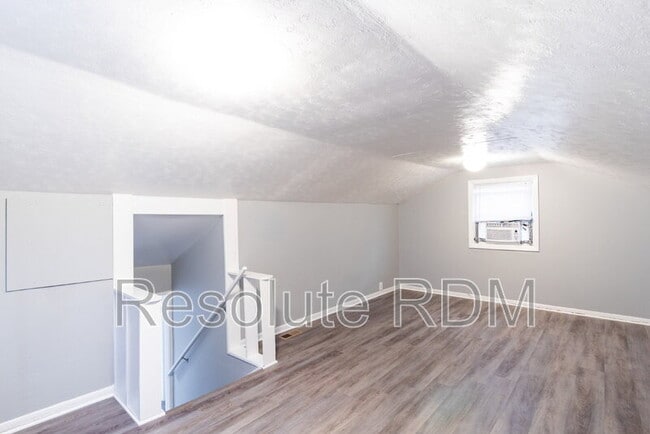 Building Photo - 1128 Sterling St