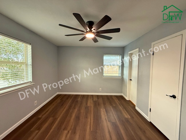 Building Photo - Beautifully Renovated 4-Bedroom Home with Large Backyard in Watauga!