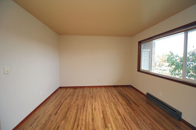 Building Photo - 1630-1632-1632 NE 81st Ave