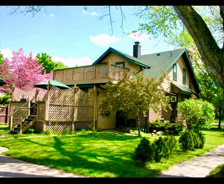 Primary Photo - 739 S Alexander Ave