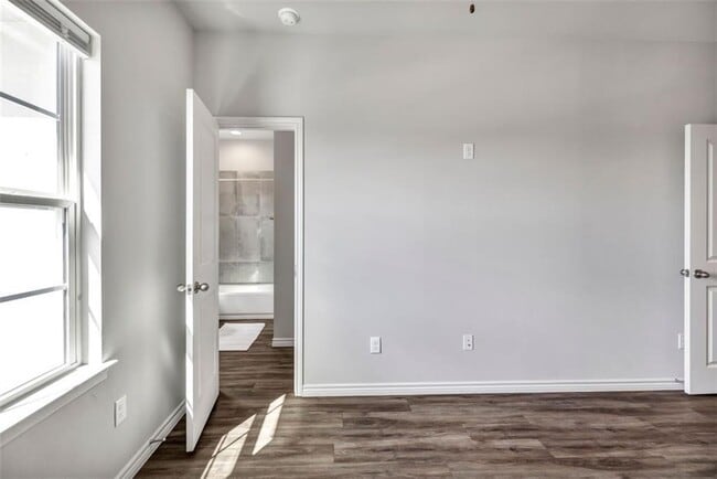 Building Photo - 207 Peruna Dr