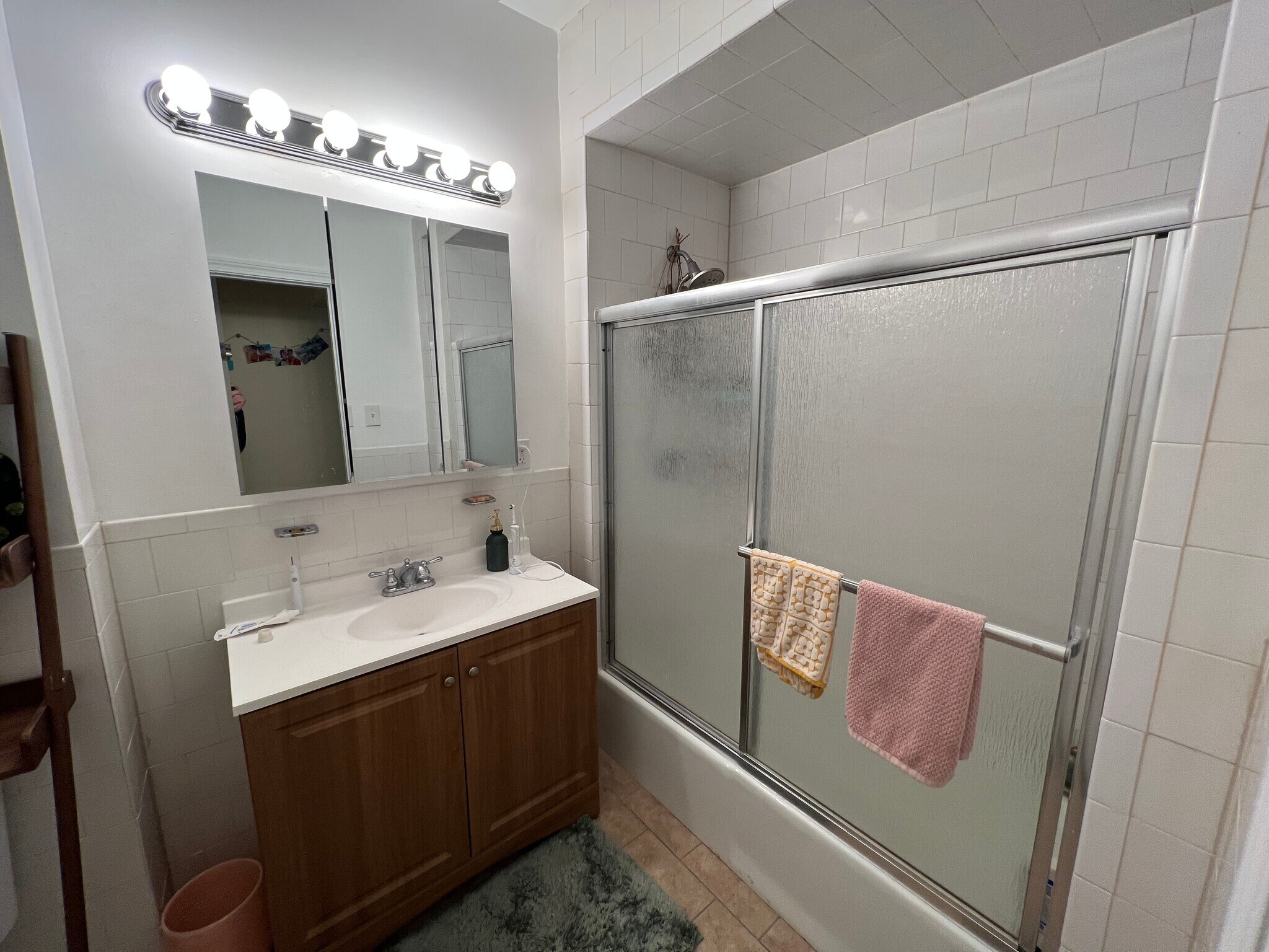 Building Photo - 227 Holland St