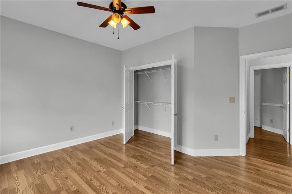 Building Photo - 1085 Castle Pointe Ln