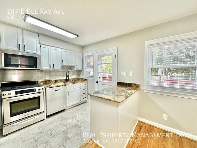 Building Photo - 107 E Del Ray Ave