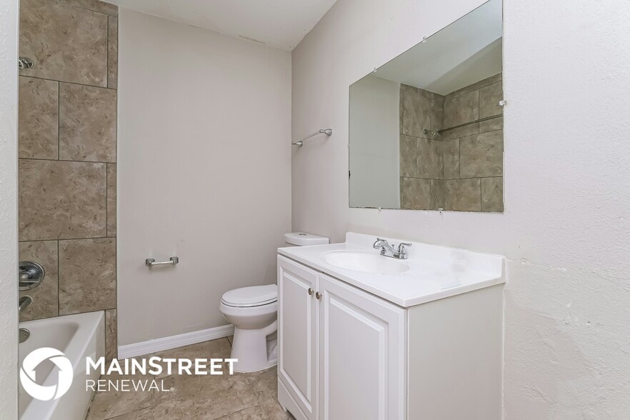 Building Photo - 1349 Parkwood St