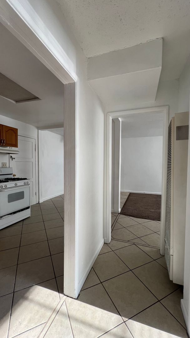 Building Photo - P008