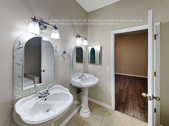 Building Photo - 12227 Winding Woods Way