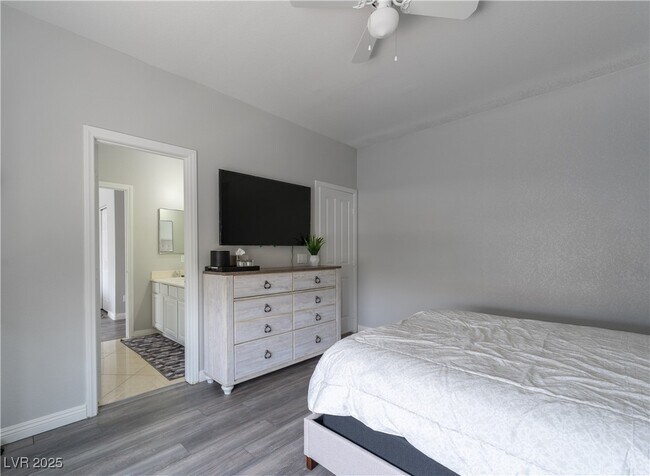 Building Photo - 10725 Bernini Dr