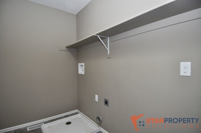 Building Photo - 6332 Spray Lake Dr