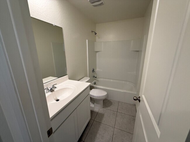 Building Photo - Spacious 5 bed 4.5 bath home in Florence, AZ!