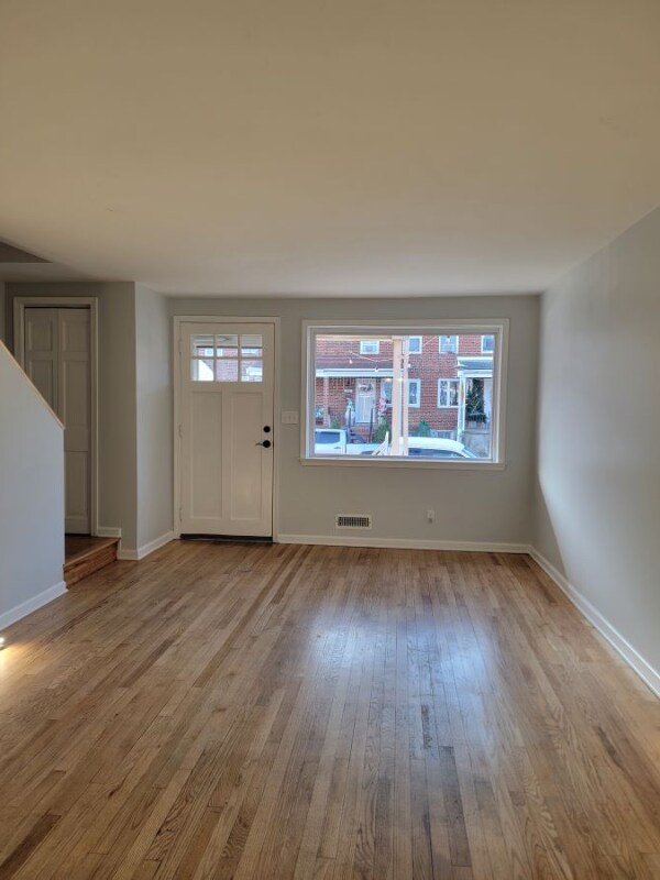 Building Photo - 827 Umbra St